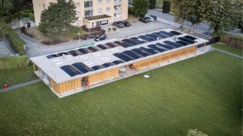 Überdachung Technikgebäude Schwimmbad, Martigny