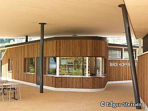 Covered bistro in the lido