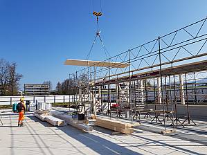 Mounting the CLT panels