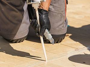 Verguss der Verbindungen mit einem 2-Komponenten-Polyurethanharz von Henkel