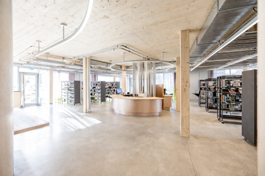 Residential and commercial building, Uetikon am See