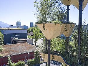 The hanging gardens are 22.5 meters high
